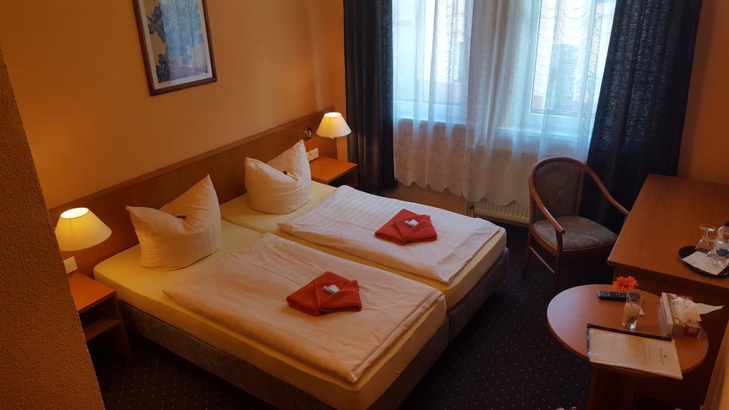 Ziegenrück Pension Thuringer Hof מראה חיצוני תמונה